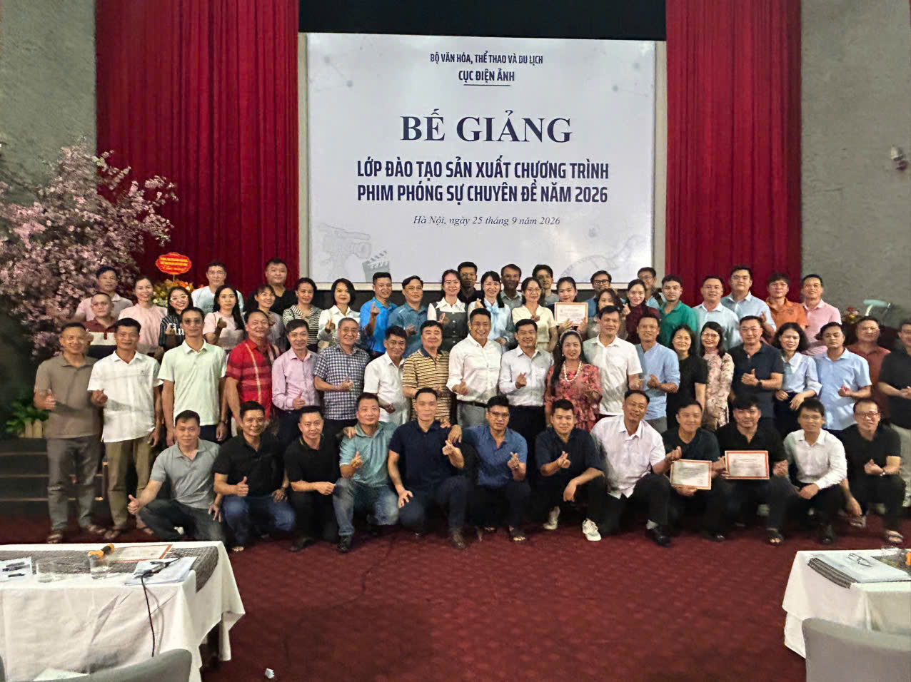 69 học viên được cấp Giấy chứng nhận Lớp Đào tạo sản xuất chương trình phim phóng sự chuyên đề năm 2026 tại Hà Nội